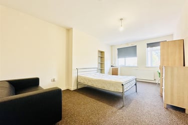 3 bed flat, High Road, Beeston, Nottingham, NG92LH - Image 4